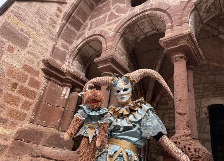 Venise à Luxeuil : Parade en costumes vénitiens